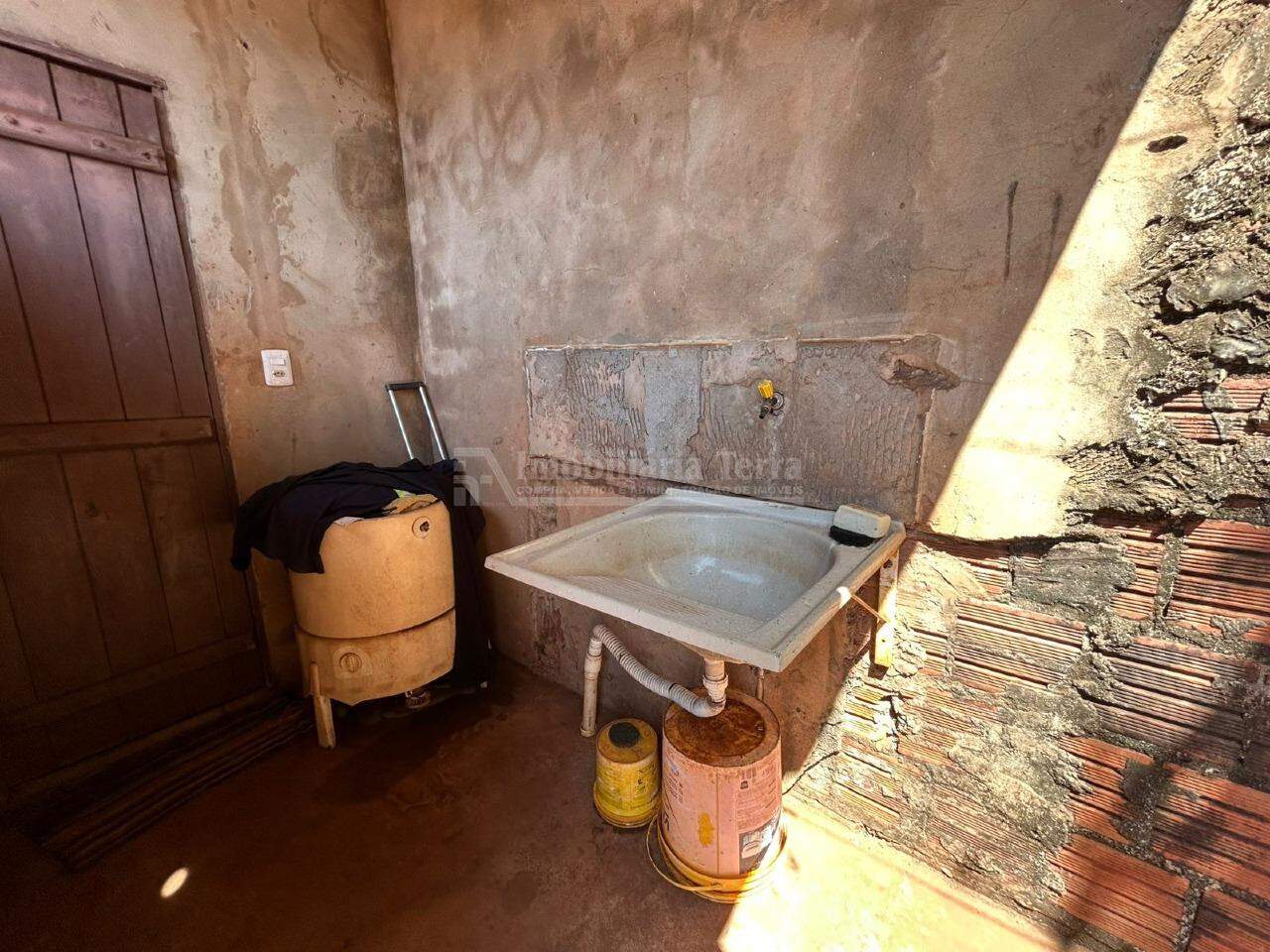 Casa com 4 quartos sendo 1 suíte no Canaã III em Dourados/MS — foto 8