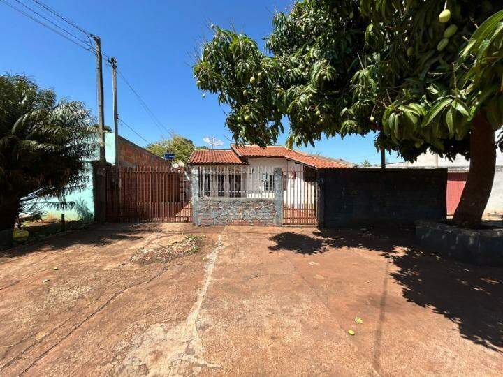 Casa com 4 quartos no Canaã III em Dourados/MS