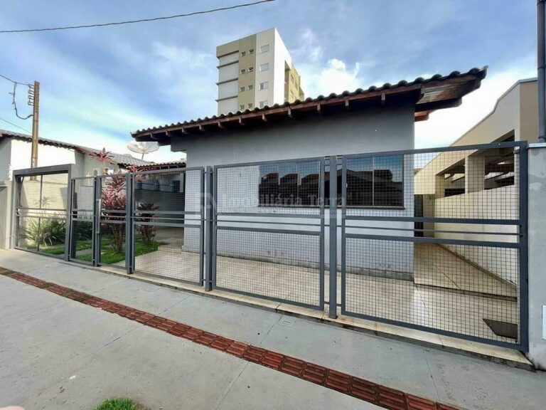Casa com 3 quartos no BNH III Plano em Dourados/MS
