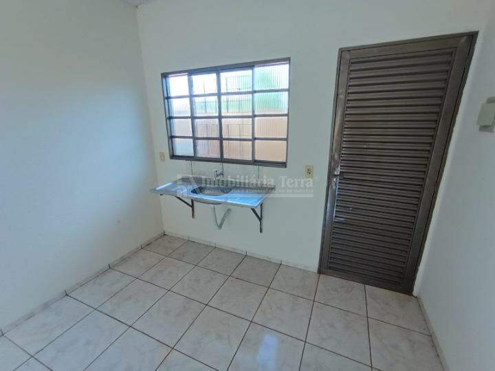 Kitnet com 2 quartos no Vila Cuiabá em Dourados/MS — foto 2