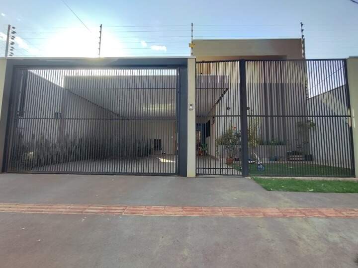 Casa com 3 quartos no Vival Castelo em Dourados/MS