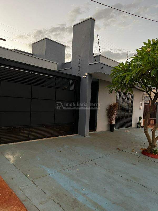 Casa com 3 quartos no Canaã I em Dourados/MS