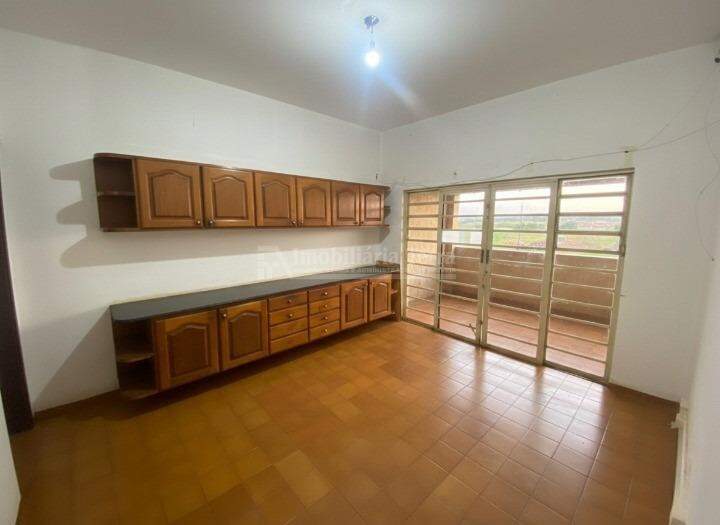 Casa com 4 quartos sendo 2 suítes no Vila Progresso em Dourados/MS — foto 4