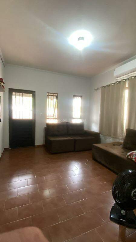 Casa com 3 quartos sendo 1 suíte no Jardim Florida II em Dourados/MS — foto 3