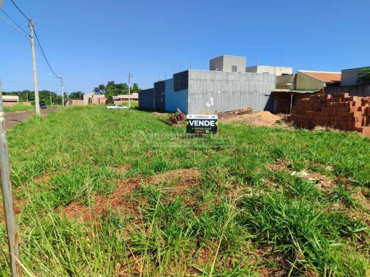 Terreno/Lote no Cidade Jardim II em Dourados/MS