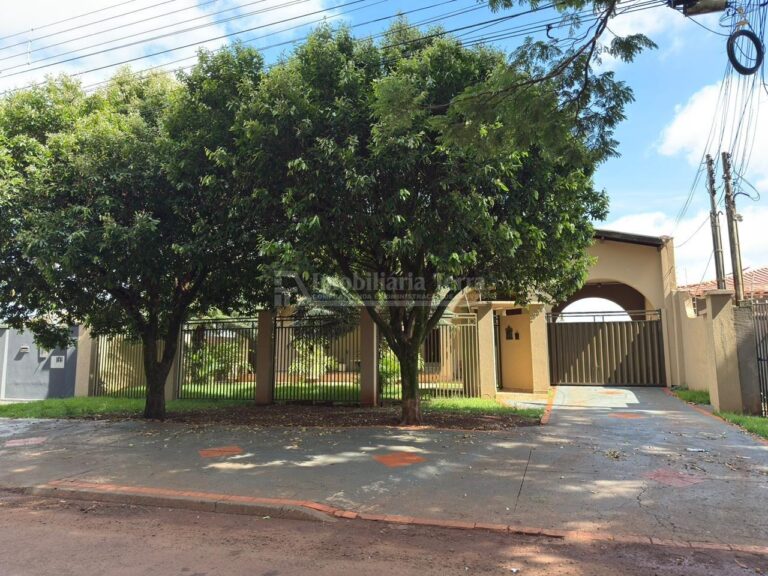 Casa com 3 quartos no BNH II Plano em Dourados/MS