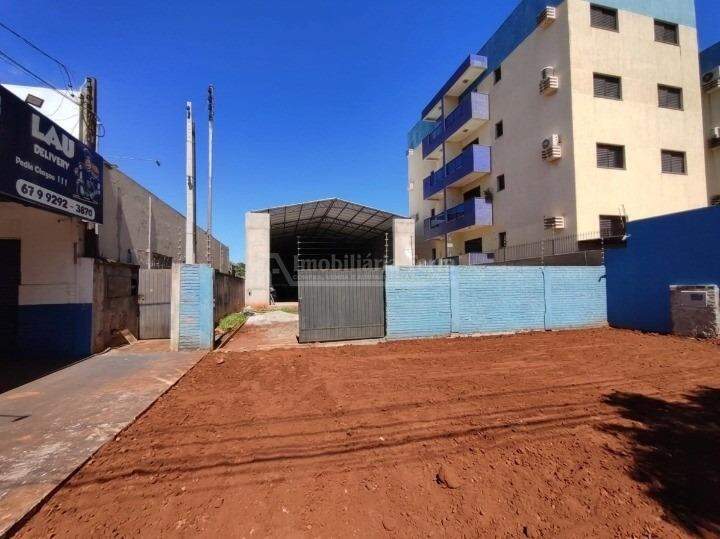 Barracão no Jardim Climax em Dourados/MS