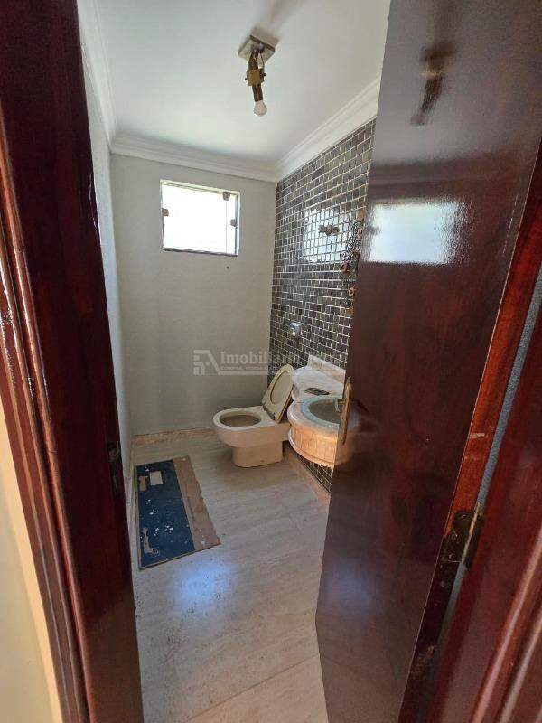 Casa com 4 quartos sendo 1 suíte no Vila Progresso em Dourados/MS — foto 7