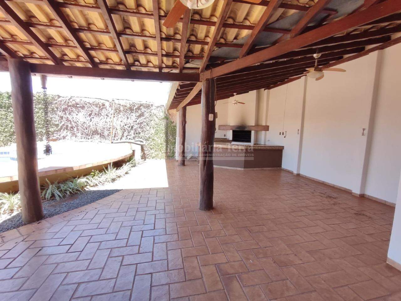 Casa com 4 quartos sendo 1 suíte no Vila Progresso em Dourados/MS — foto 11