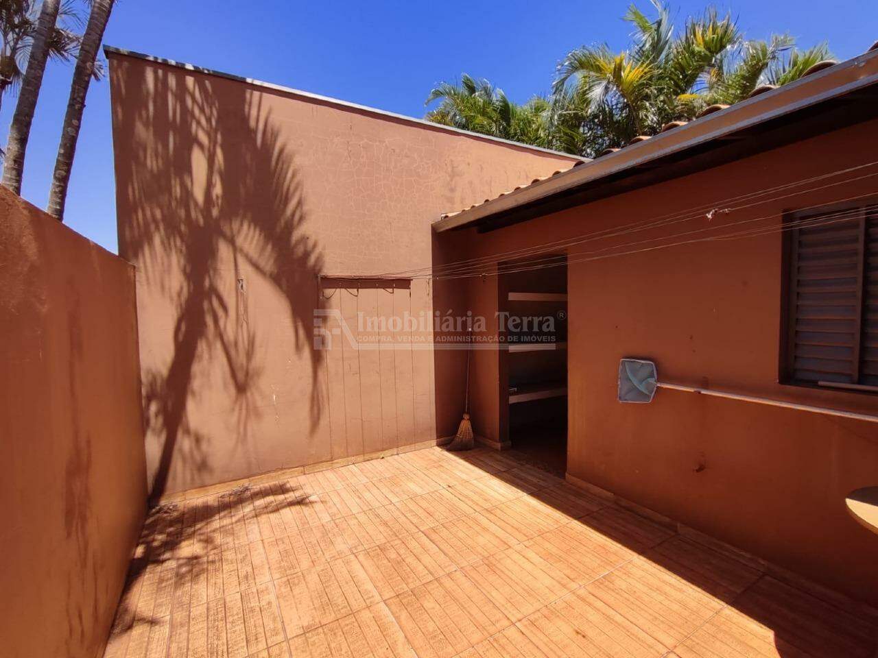 Casa com 4 quartos sendo 1 suíte no Vila Progresso em Dourados/MS — foto 13
