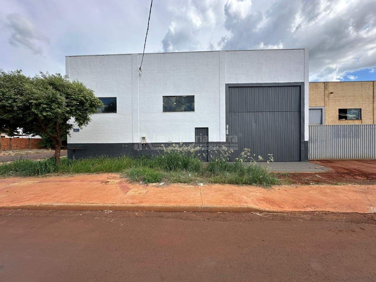 Barracão no Parque dos Jequitibás em Dourados/MS