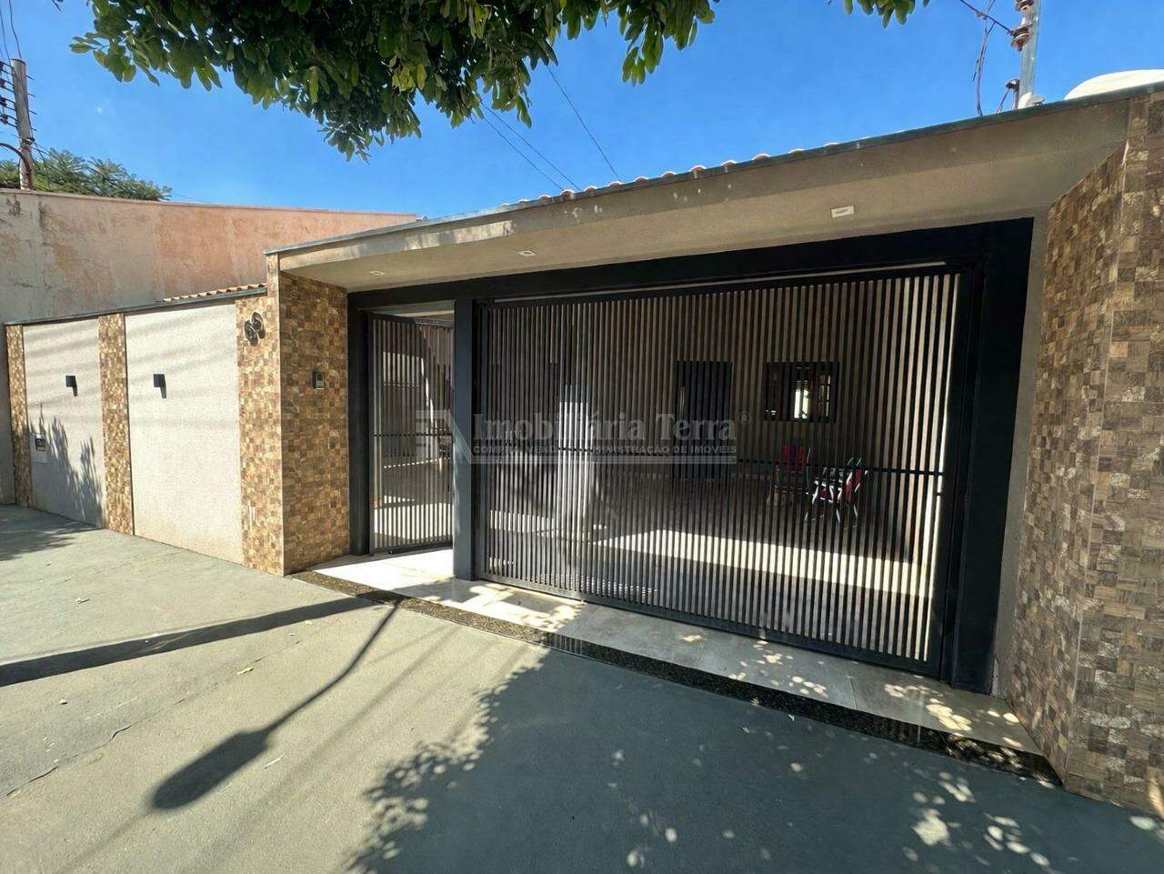 Casa com 3 quartos no Bnh I Plano em Dourados/MS — foto 1