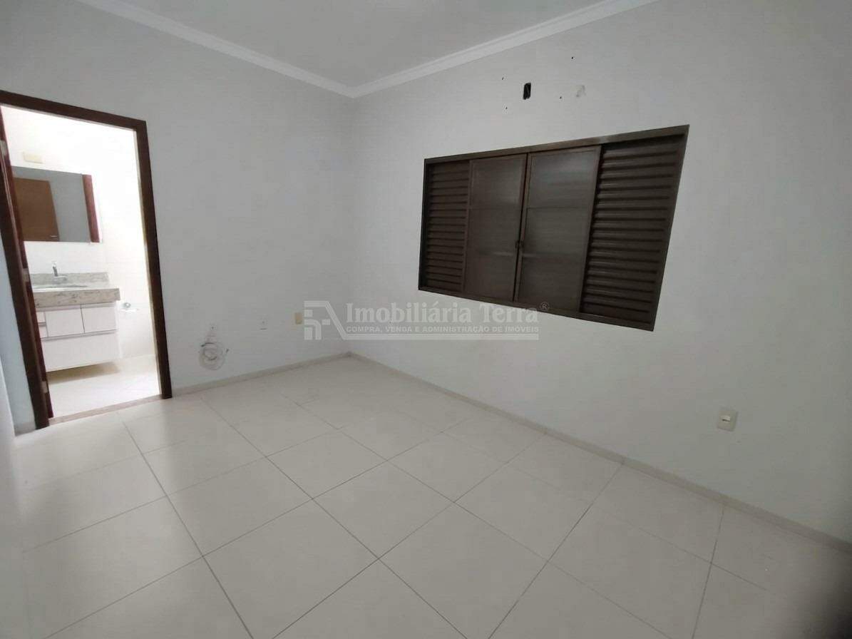 Casa com 4 quartos sendo 3 suítes no Vila Aurora em Dourados/MS — foto 9