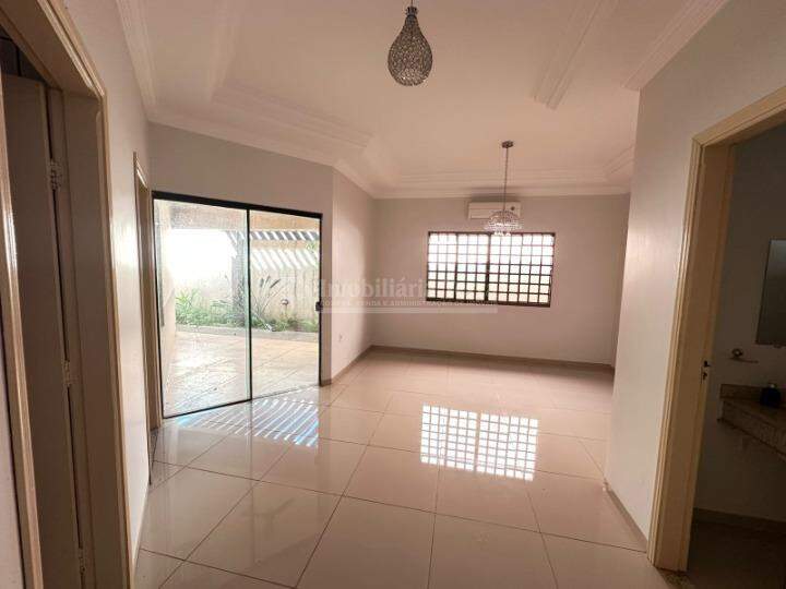 Casa com 3 quartos sendo 2 suítes no Jardim Girassol em Dourados/MS — foto 4