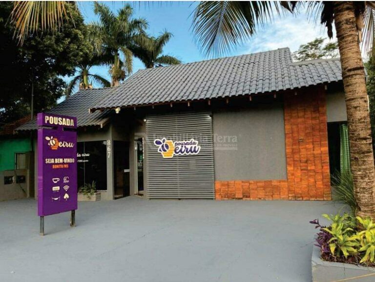 Imóvel Comercial com 8 quartos no CENTRO em Bonito/MS