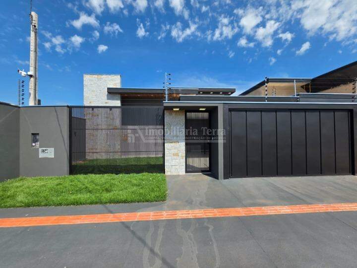 Casa com 3 quartos no Jardim Cristhais III em Dourados/MS