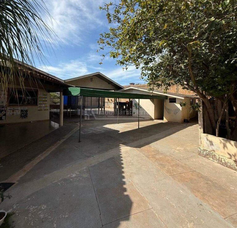 Casa com 4 quartos no CENTRO em Caarapó/MS