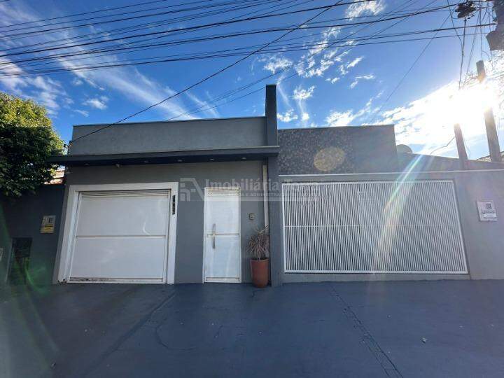 Casa com 2 quartos no Canaã III em Dourados/MS