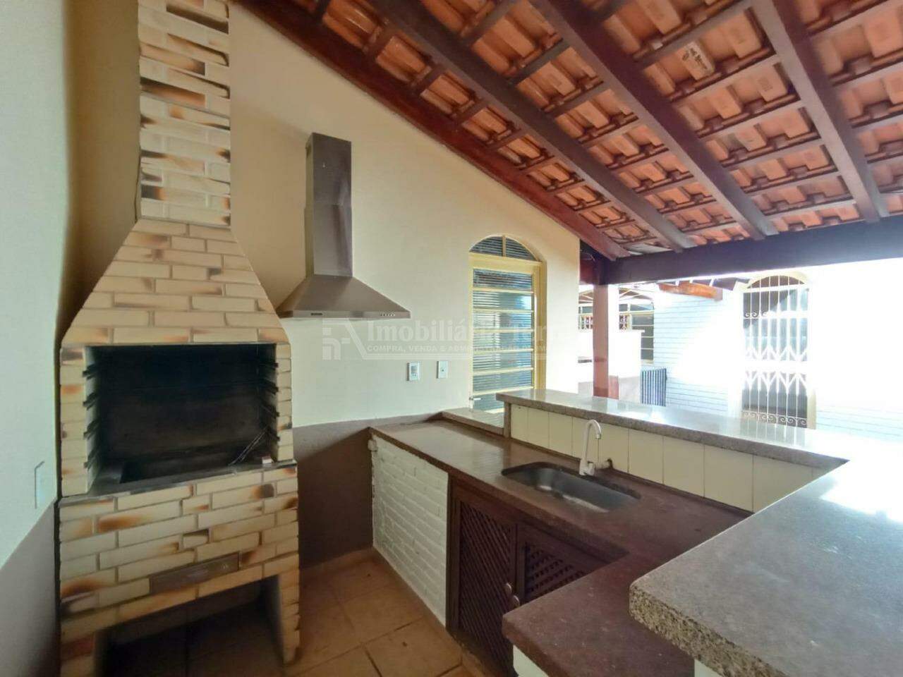 Casa com 4 quartos no BNH III Plano em Dourados/MS — foto 30