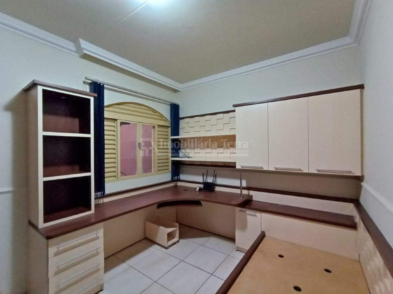 Casa com 4 quartos no BNH III Plano em Dourados/MS — foto 11