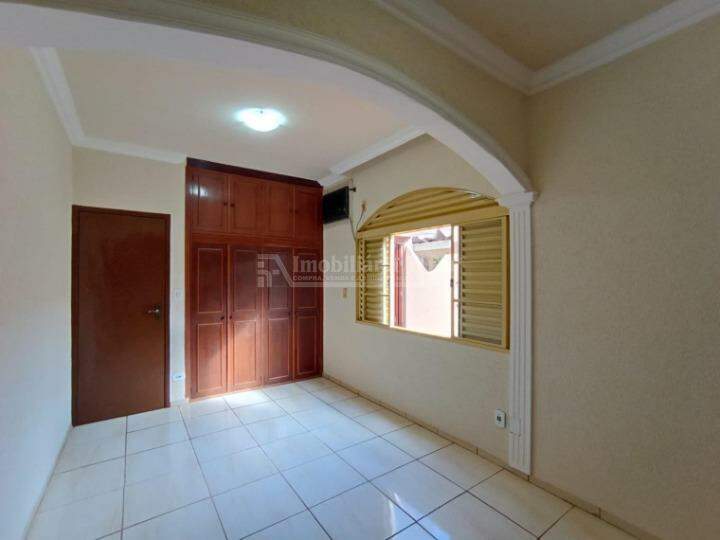 Casa com 4 quartos no BNH III Plano em Dourados/MS — foto 12
