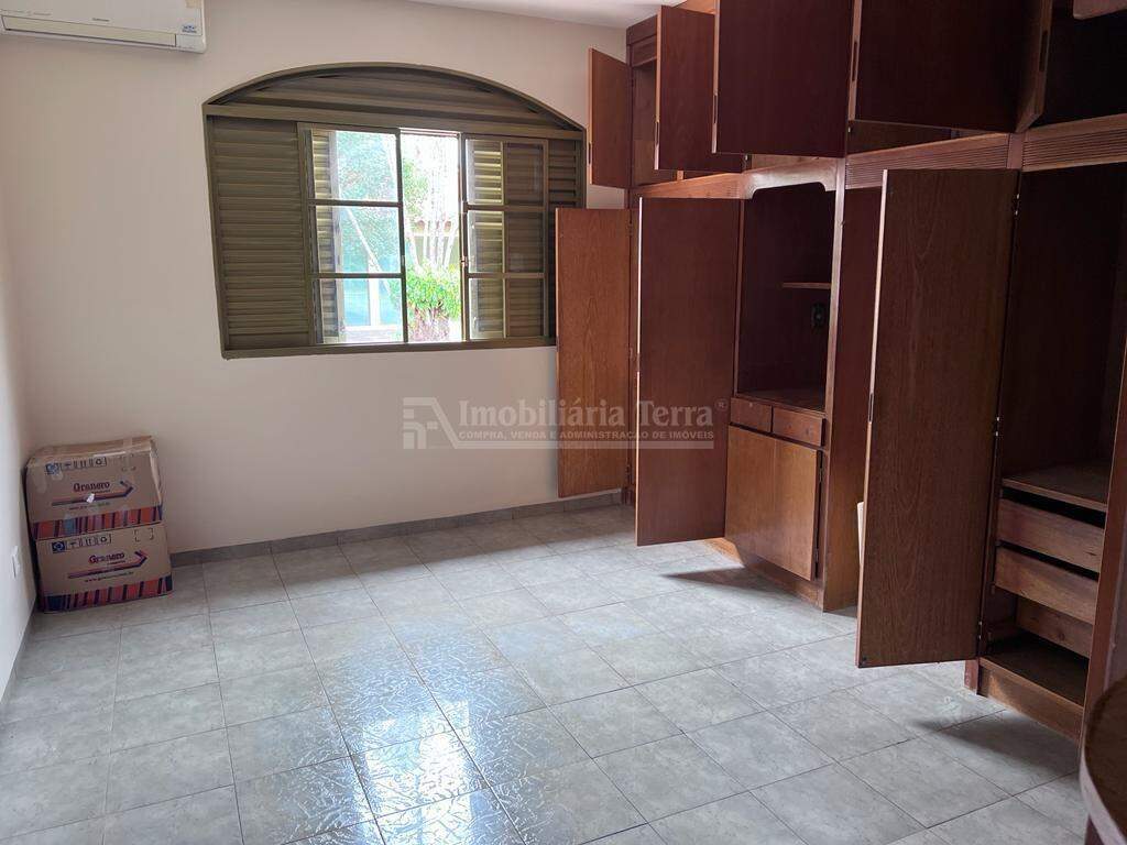 Casa com 4 quartos sendo 1 suíte no Vila Planalto em Dourados/MS — foto 13