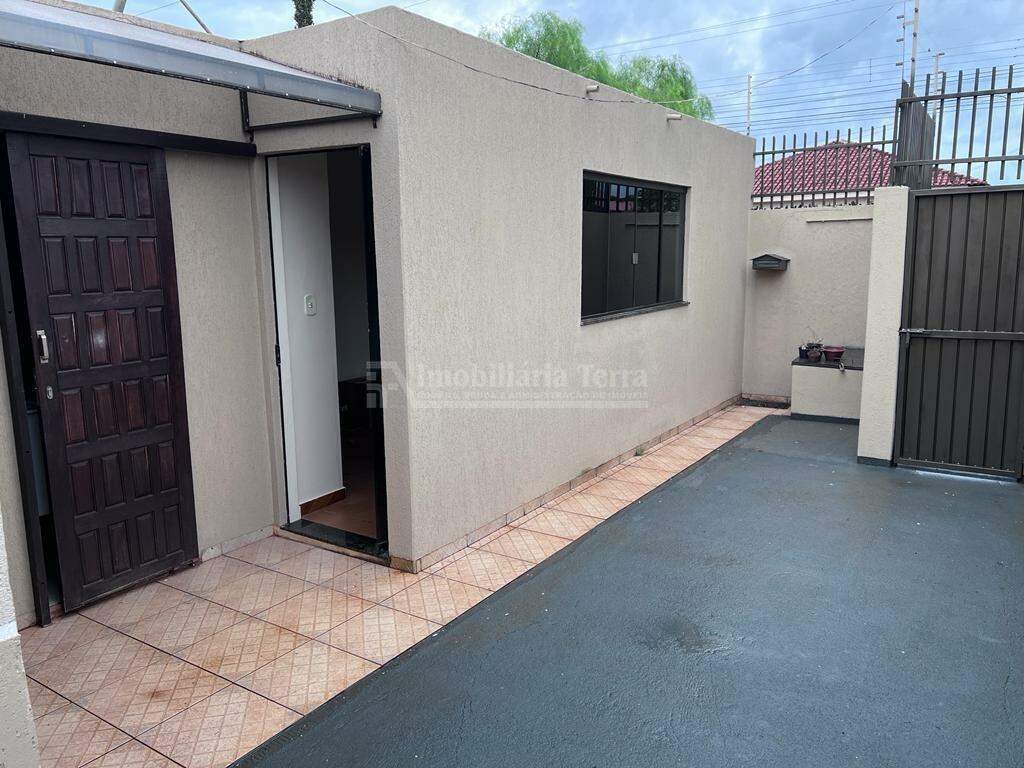 Casa com 4 quartos sendo 1 suíte no Vila Planalto em Dourados/MS — foto 2
