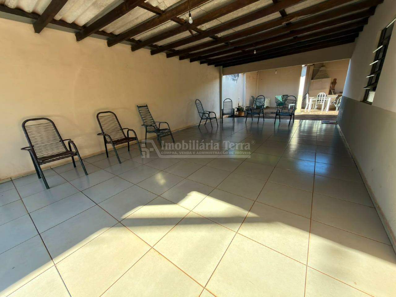 Casa com 2 quartos sendo 1 suíte no Conjunto Habitacional Izidro Pedroso em Dourados/MS — foto 2