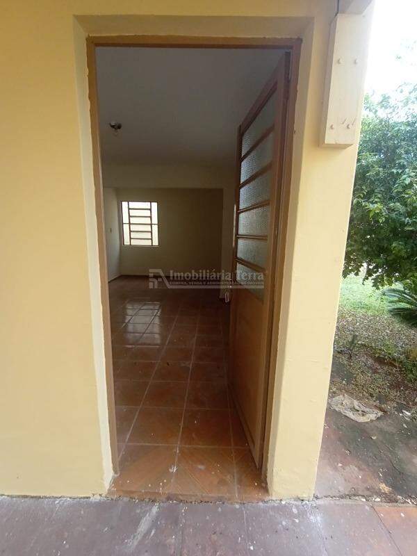 Casa com 2 quartos no Conjunto Habitacional Izidro Pedroso em Dourados/MS — foto 3