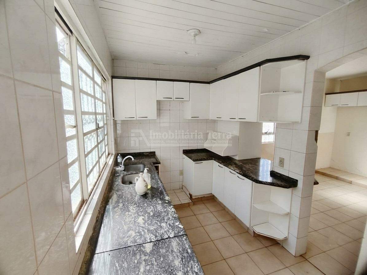 Casa com 4 quartos no Vila Planalto em Dourados/MS — foto 3
