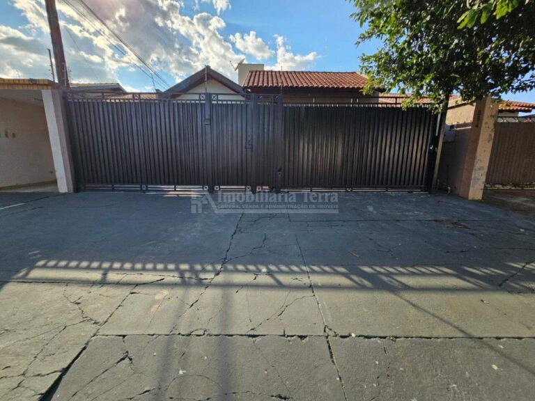 Casa com 3 quartos sendo 1 suíte no Jardim Paulista em Dourados/MS