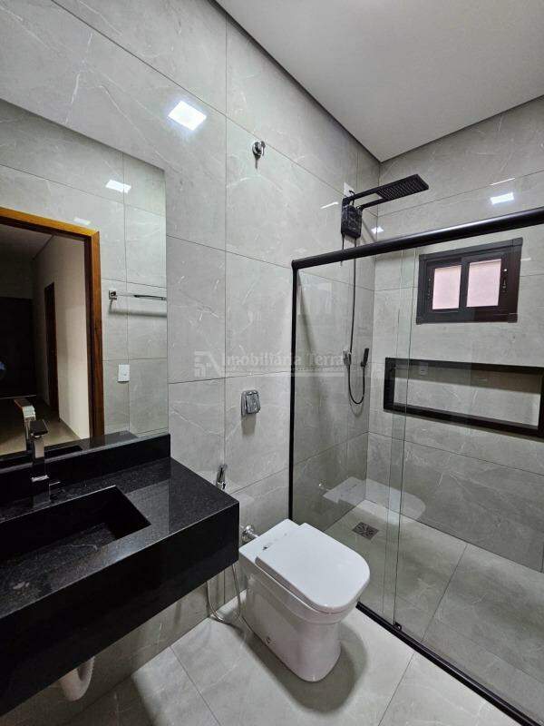 Casa com 3 quartos sendo 1 suíte no Jardim Oliveira II em Dourados/MS — foto 11