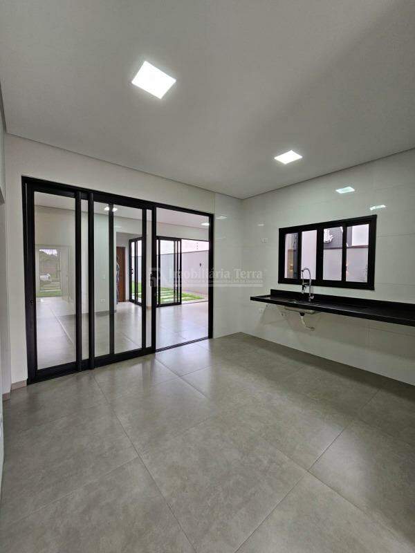 Casa com 3 quartos sendo 1 suíte no Jardim Oliveira II em Dourados/MS — foto 6