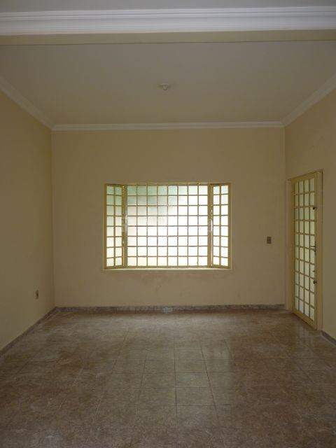 Casa com 3 quartos no BNH III Plano em Dourados/MS — foto 2