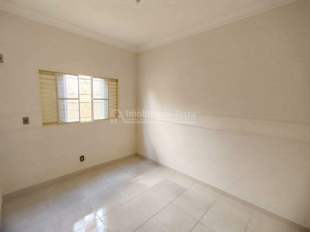 Casa em BNH III Plano, foto 7 de 12