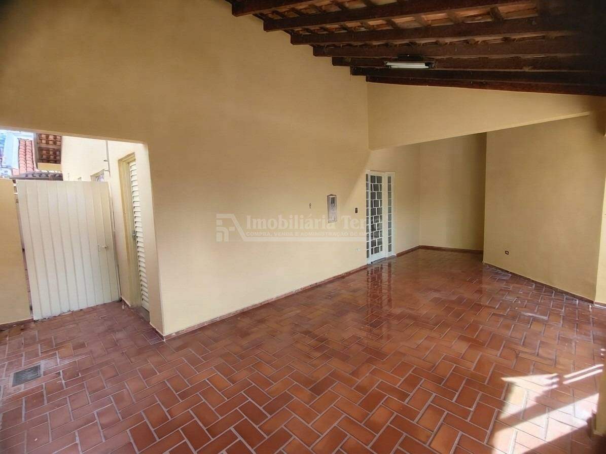 Casa em BNH III Plano, foto 2 de 12