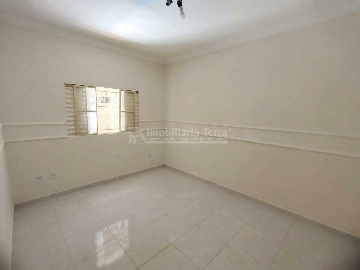 Casa em BNH III Plano, foto 8 de 12