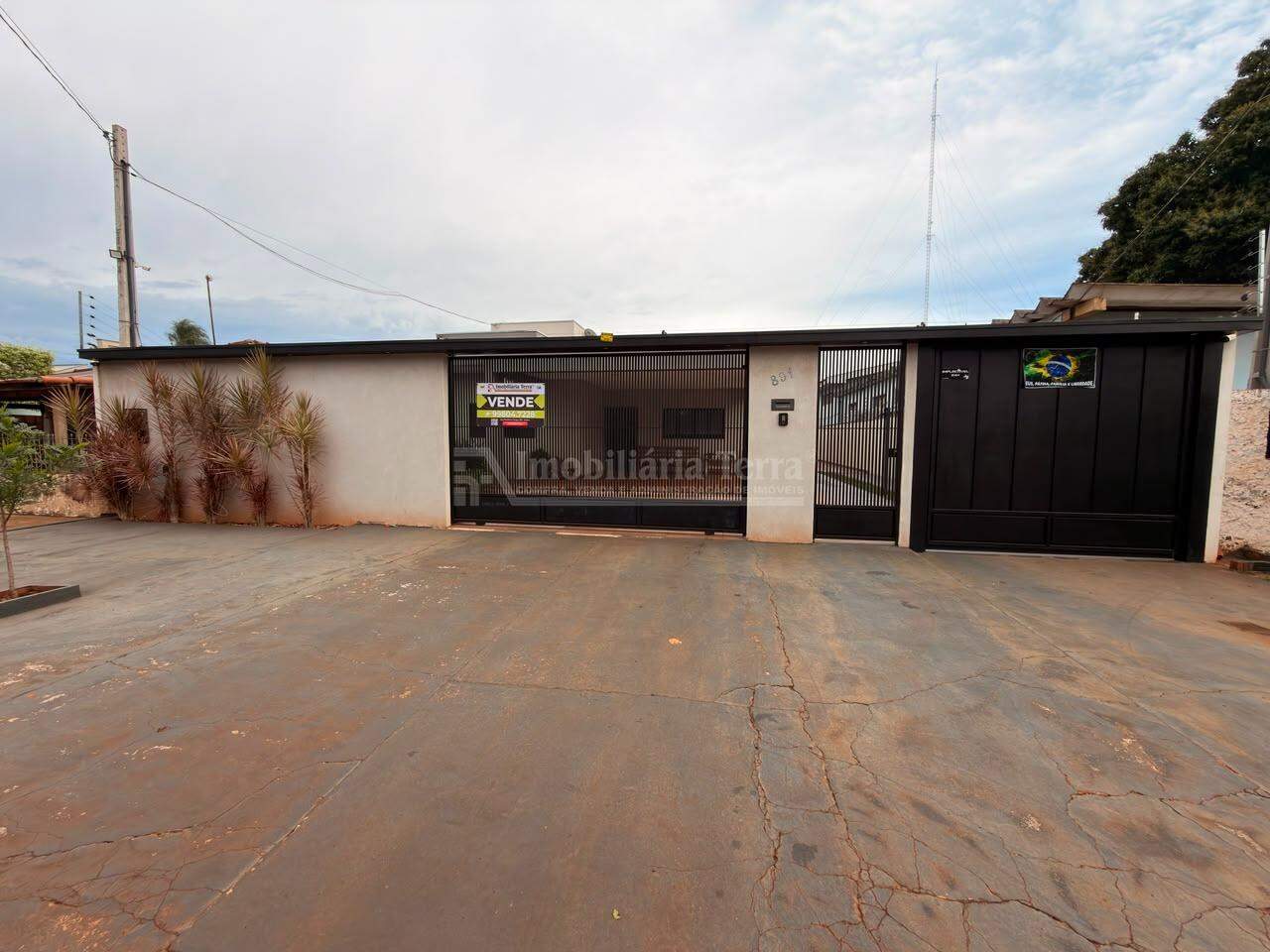 Casa com 3 quartos sendo 1 suíte no Centro em Itaporã/MS — foto 1