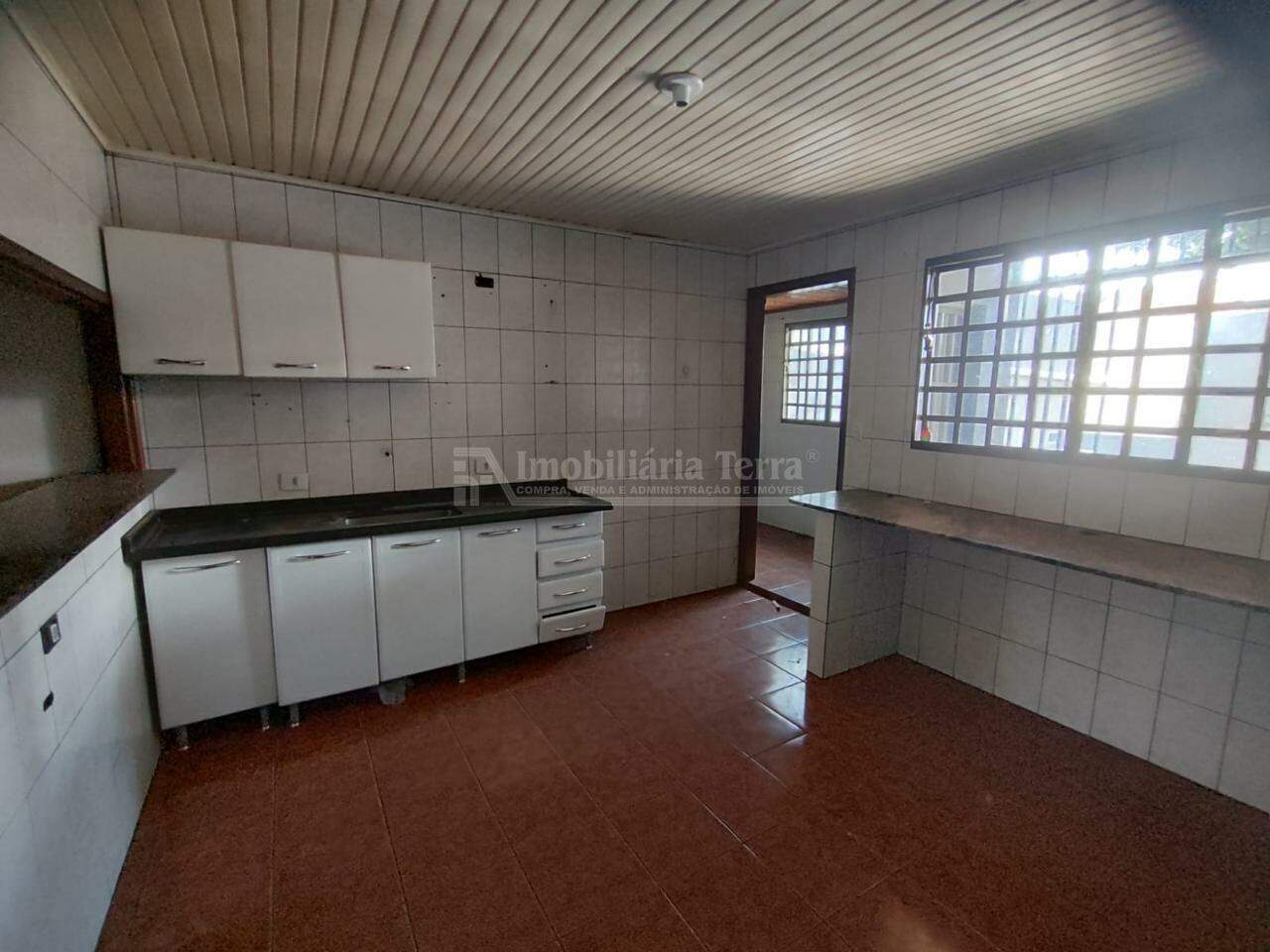 Casa com 3 quartos sendo 1 suíte no Jardim Rasslem em Dourados/MS — foto 3