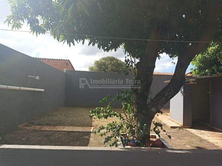 Casa com 3 quartos sendo 1 suíte no Jardim Rasslem em Dourados/MS — foto 13