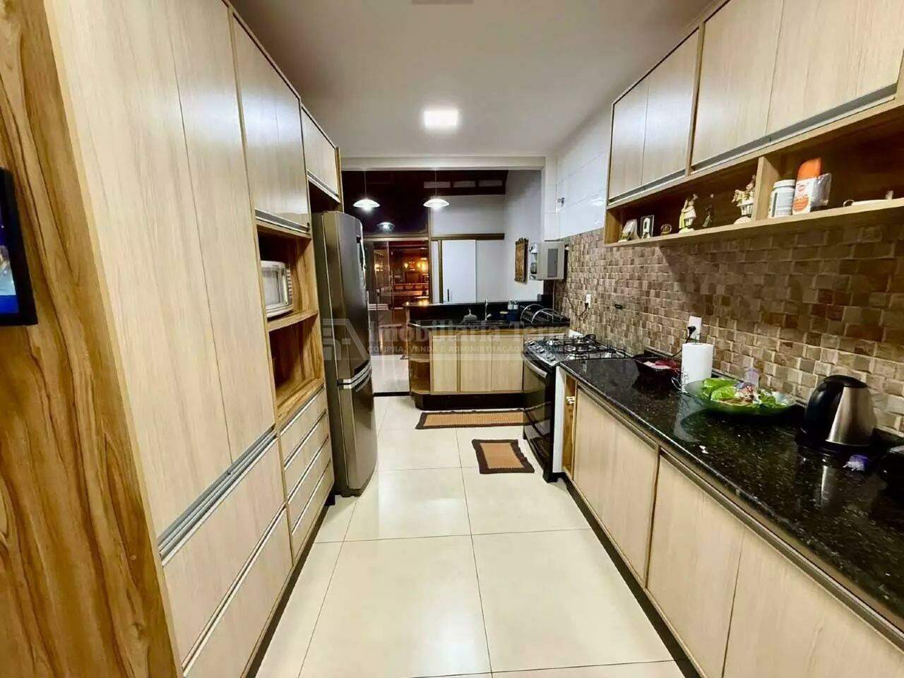 Casa com 4 quartos sendo 1 suíte no Parque Alvorada em Dourados/MS — foto 9