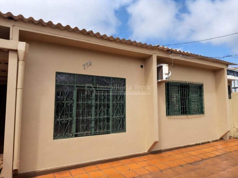 Casa com 3 quartos sendo 1 suíte no Jardim Água Boa em Dourados/MS