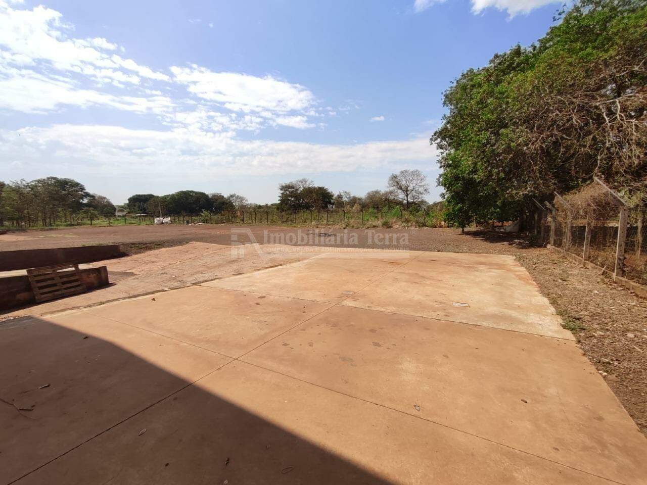 Barracão no Chácara Califórnia em Dourados/MS — foto 16