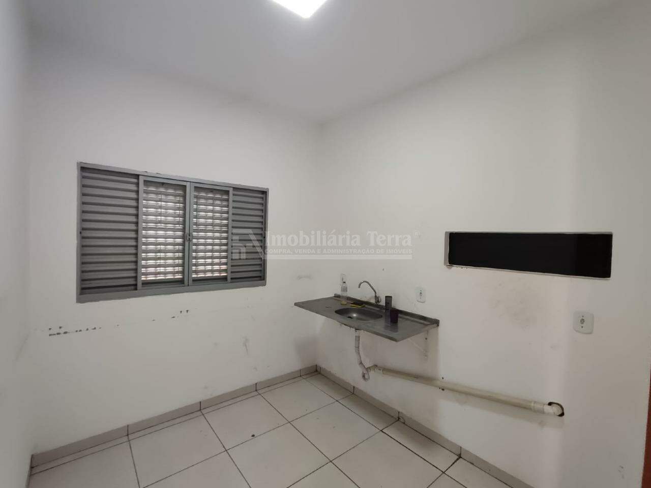Barracão no Chácara Califórnia em Dourados/MS — foto 12