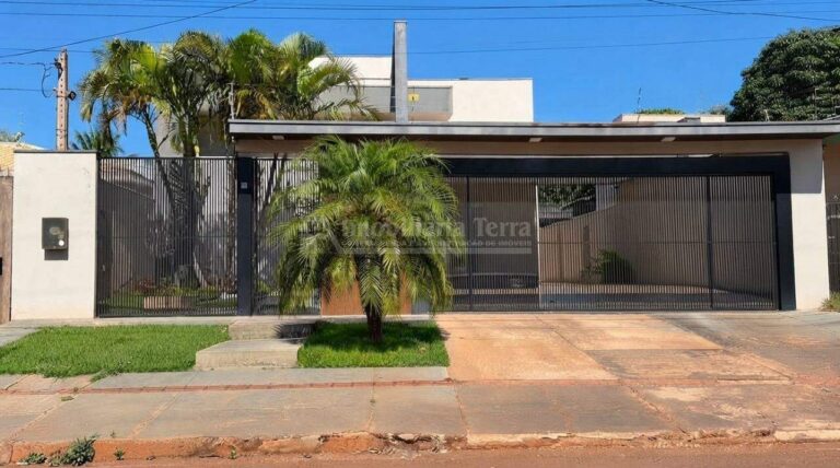 Casa com 4 quartos sendo 1 suíte no Parque Alvorada em Dourados/MS