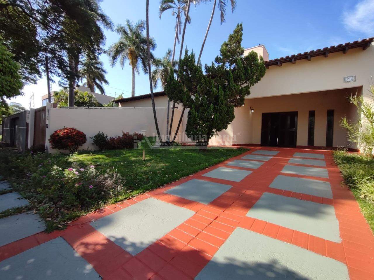 Casa com 5 quartos sendo 2 suítes no Portal de Dourados em Dourados/MS — foto 2