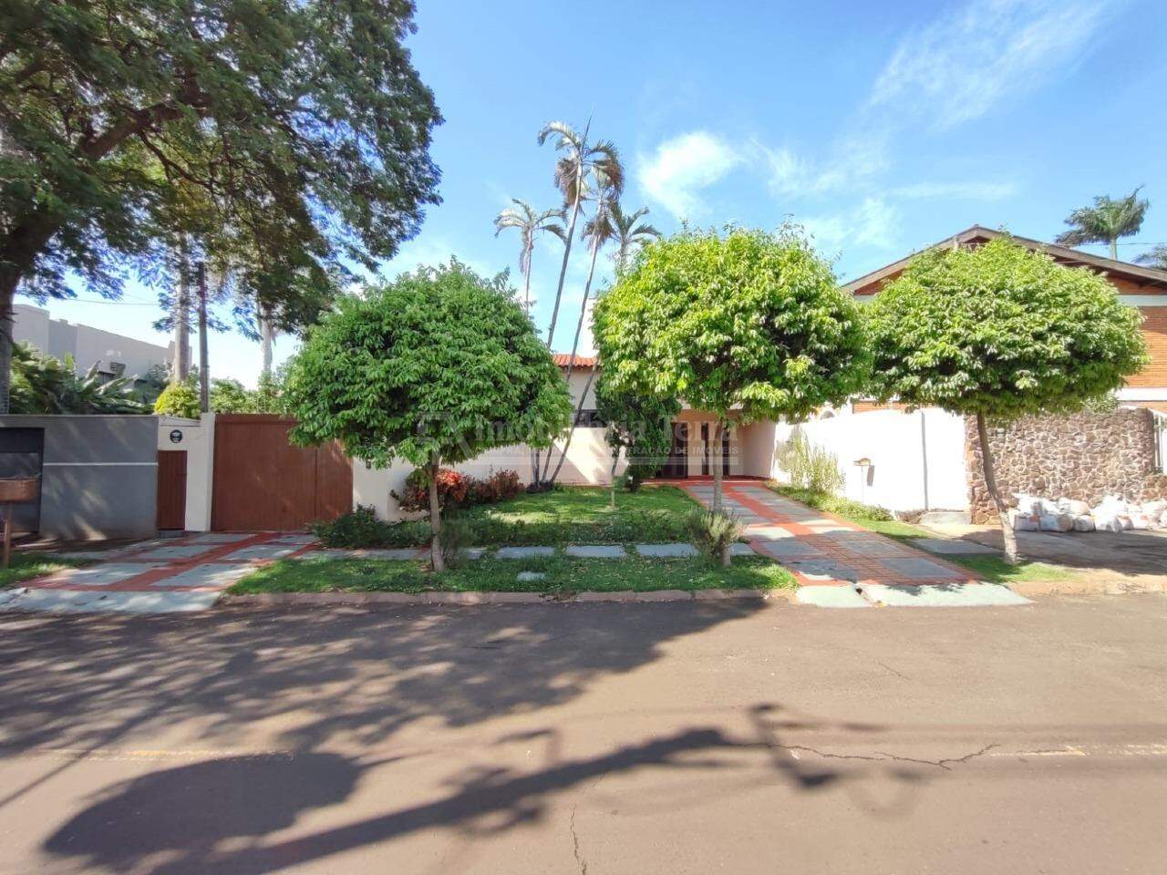 Casa com 5 quartos sendo 2 suítes no Portal de Dourados em Dourados/MS — foto 1