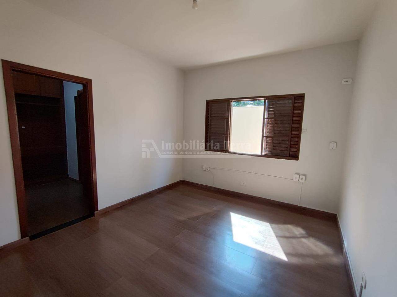 Casa com 5 quartos sendo 2 suítes no Portal de Dourados em Dourados/MS — foto 11