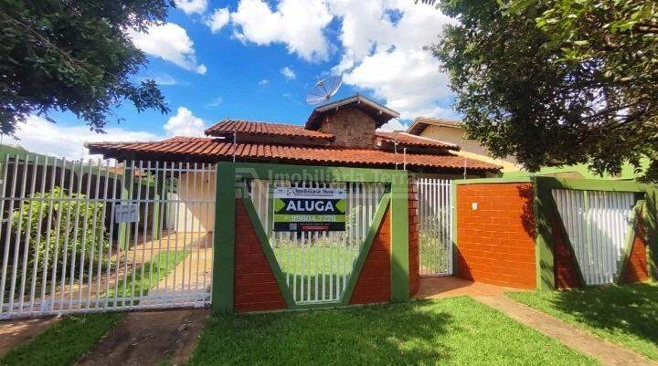 Casa com 3 quartos sendo 1 suíte no Parque Alvorada em Dourados/MS