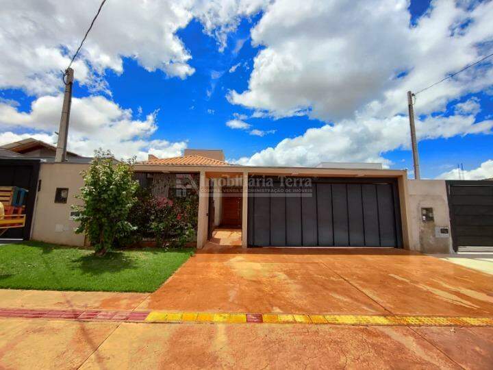 Casa com 3 quartos sendo 1 suíte no Jardim Cristhais em Dourados/MS